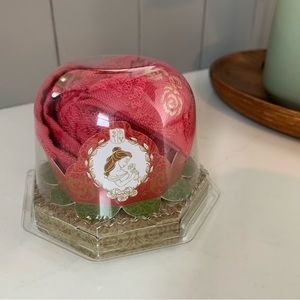 Tokyo Disney 🇯🇵 Beauty and the Beast 🥀 Mini Hand Towel